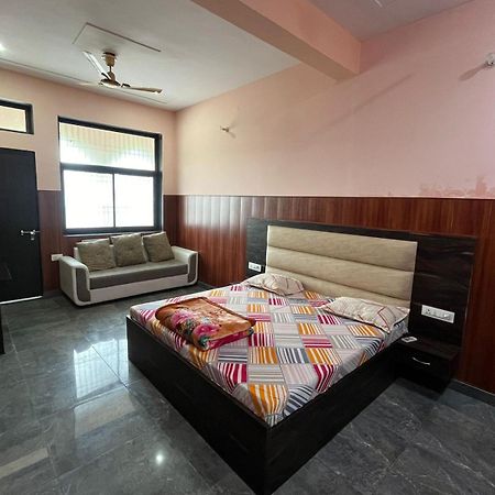 Shri Ji Baba Ki Haveli Hotel Govardhan Buitenkant foto