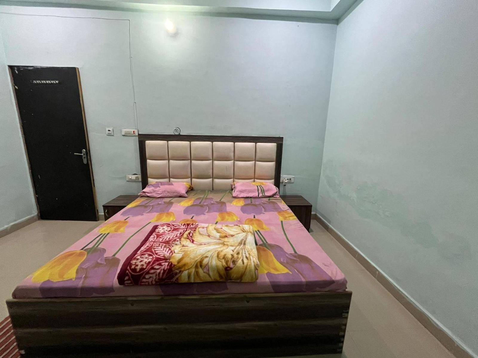 Shri Ji Baba Ki Haveli Hotel Govardhan Buitenkant foto