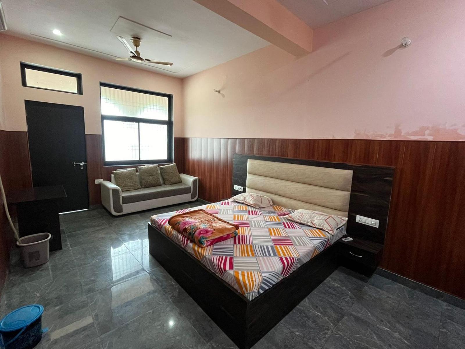 Shri Ji Baba Ki Haveli Hotel Govardhan Buitenkant foto