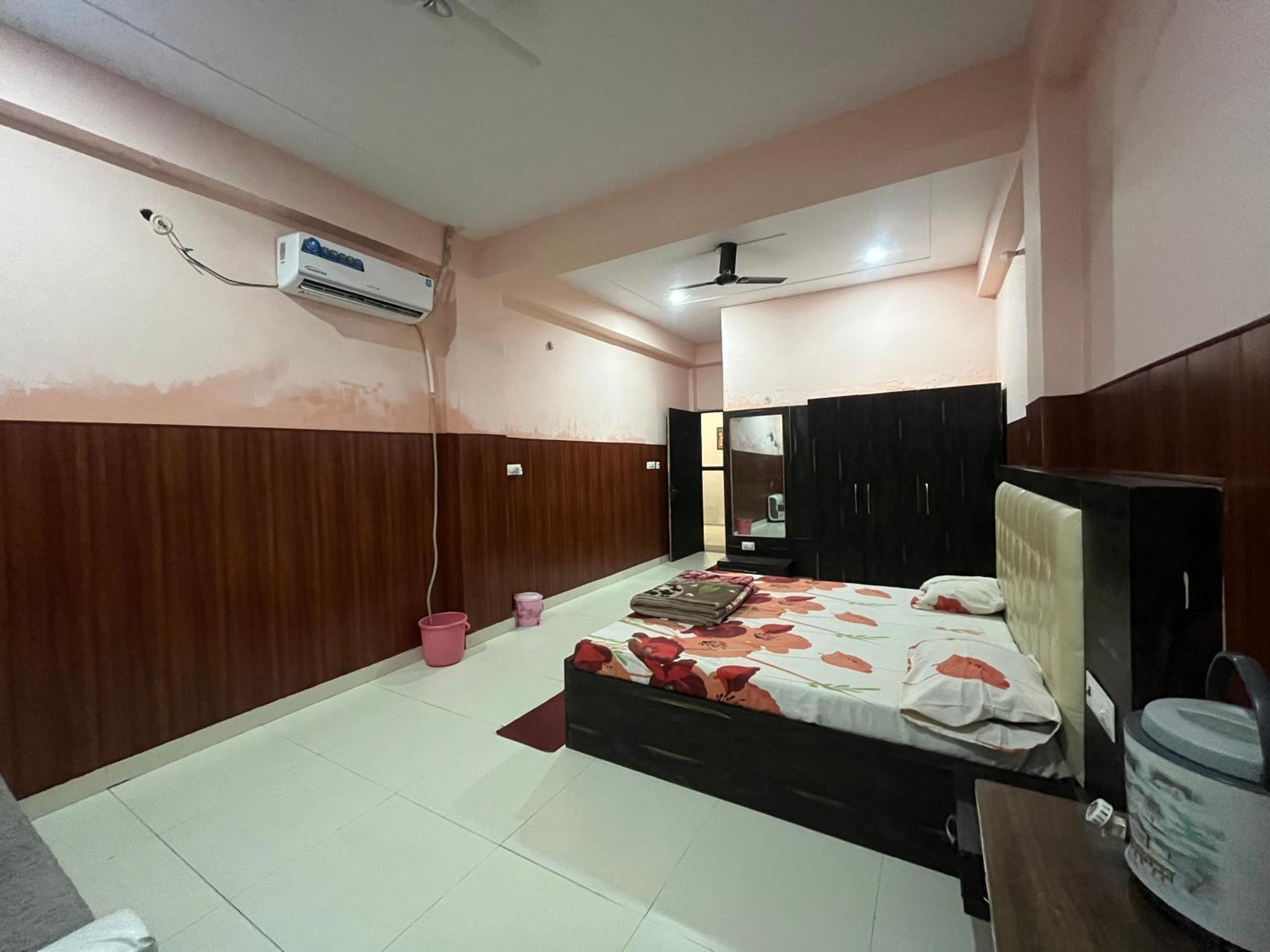 Shri Ji Baba Ki Haveli Hotel Govardhan Buitenkant foto